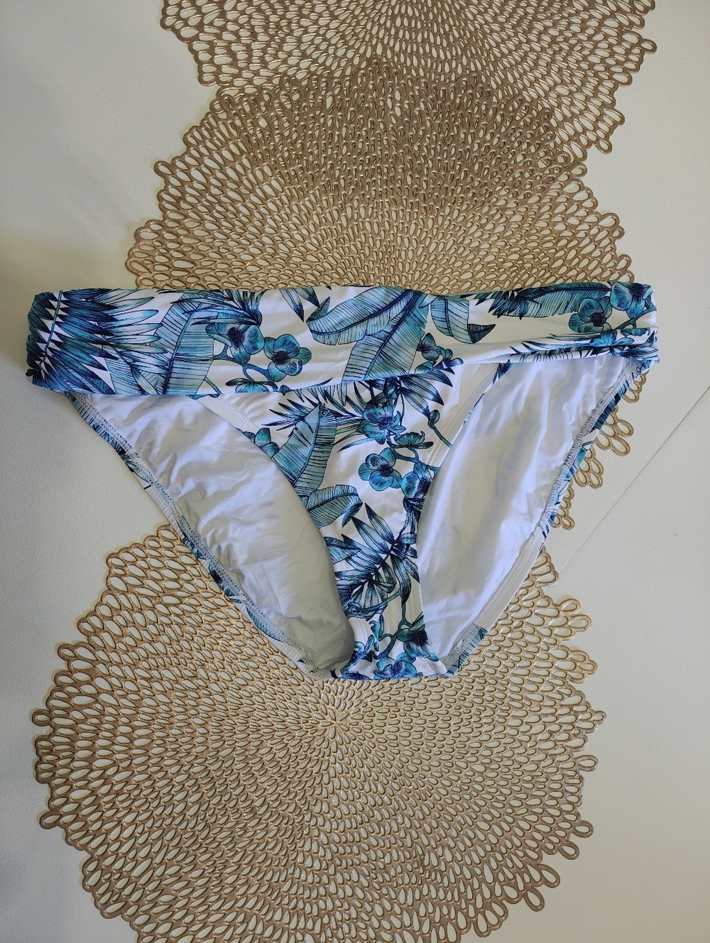 La Blanca Shirred Hipster Swimsuit bottoms in Tranquility Aquamarine Print NWOT